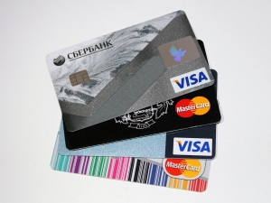 1024px-Bank_cards_(Visa_and_MasterCard)